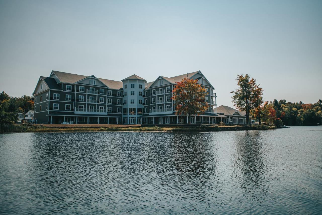 Voco Saranac Lake Ny - Waterfront By Ihg Hotel Buitenkant foto