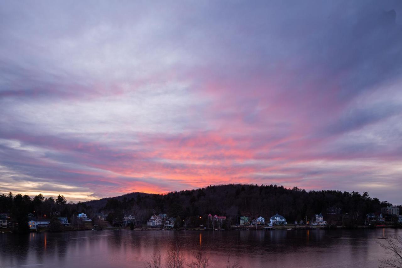 Voco Saranac Lake Ny - Waterfront By Ihg Hotel Buitenkant foto