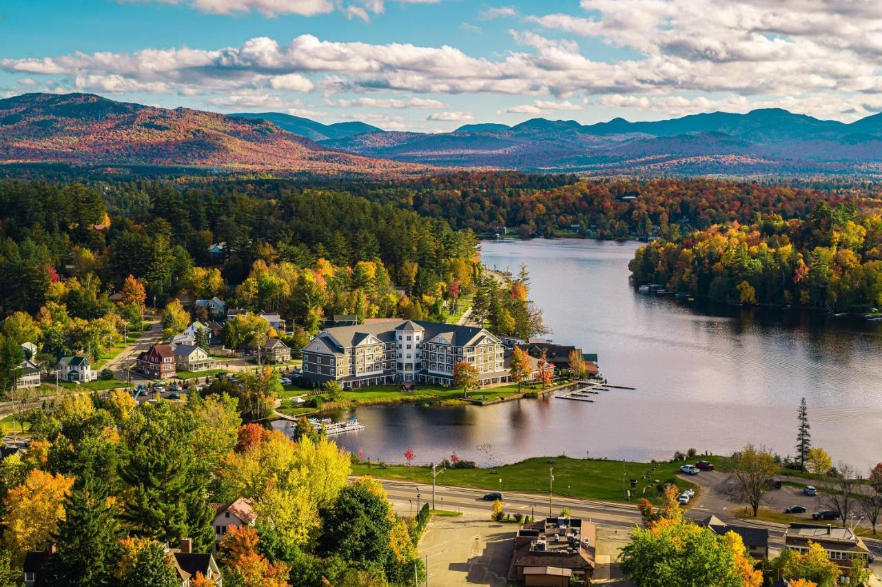 Voco Saranac Lake Ny - Waterfront By Ihg Hotel Buitenkant foto