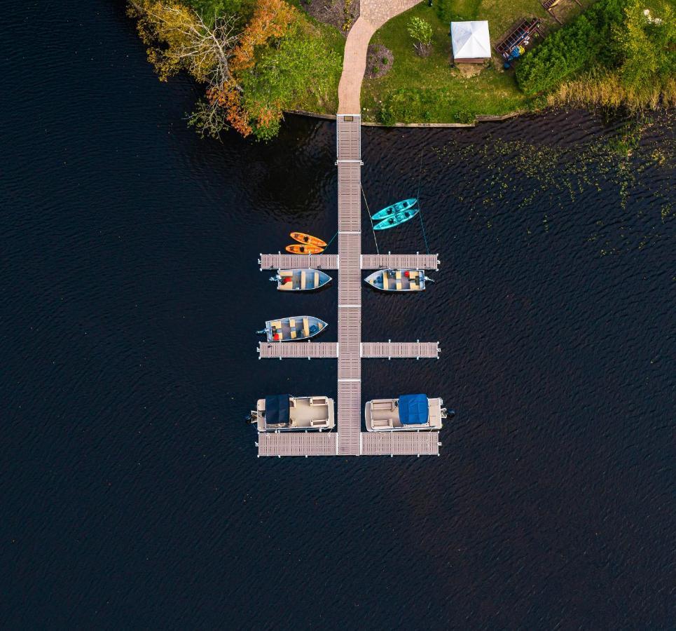 Voco Saranac Lake Ny - Waterfront By Ihg Hotel Buitenkant foto