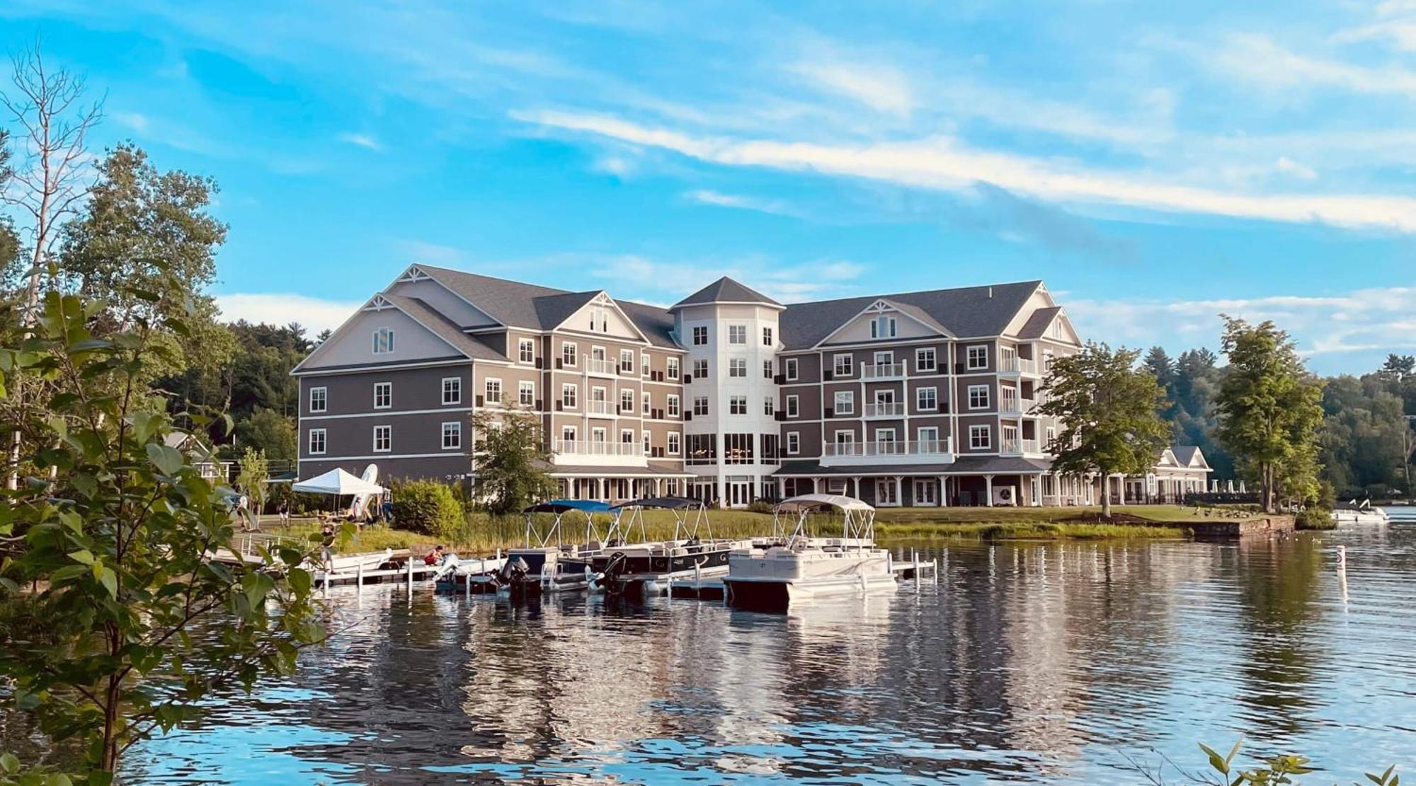 Voco Saranac Lake Ny - Waterfront By Ihg Hotel Buitenkant foto